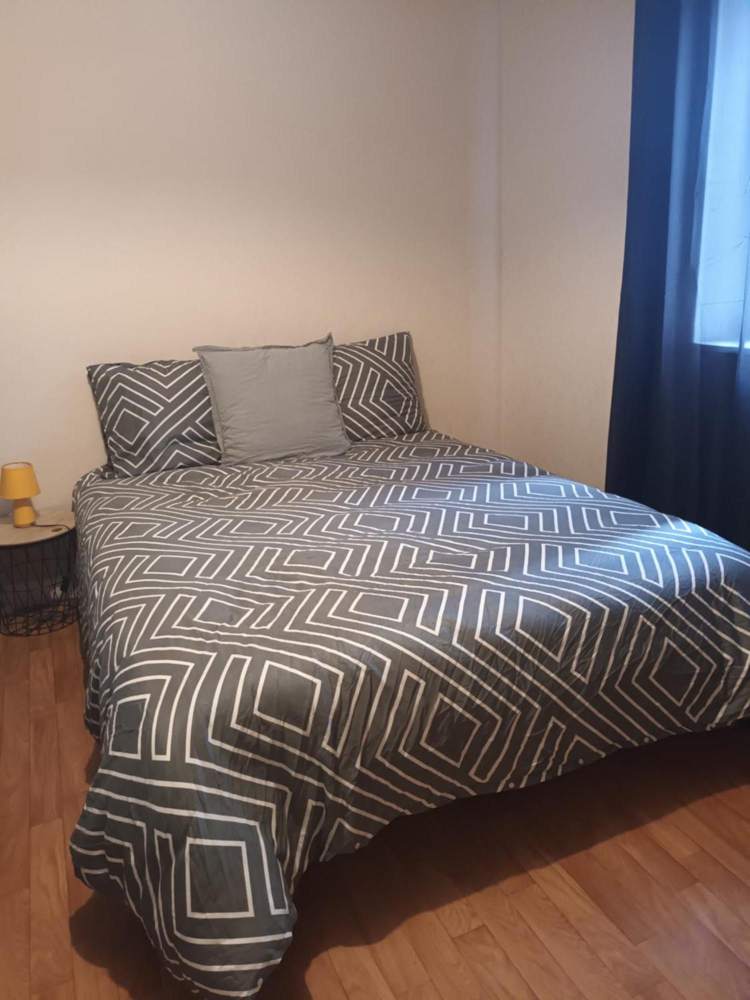 Maison Meublee Avec Parking Мулин Екстериор снимка